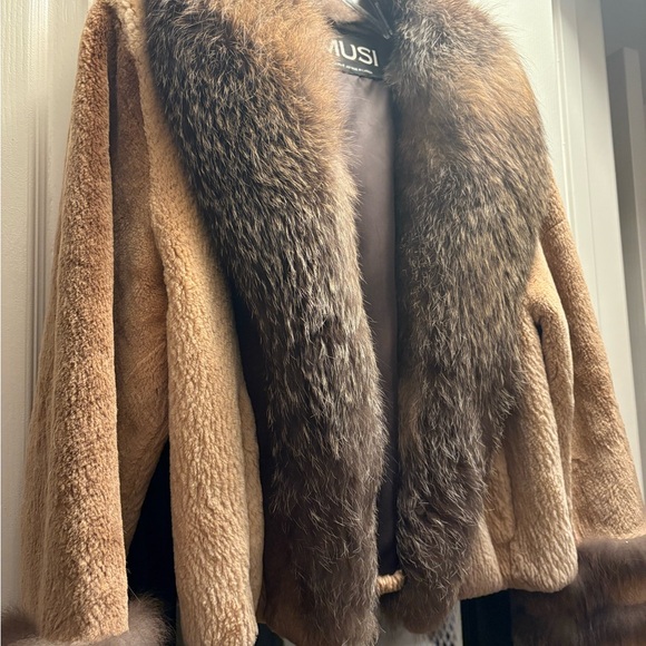 Women's Genuine Fox & Beaver & Mink Fur Jacket Size 6-8 ONLY worn once!!!